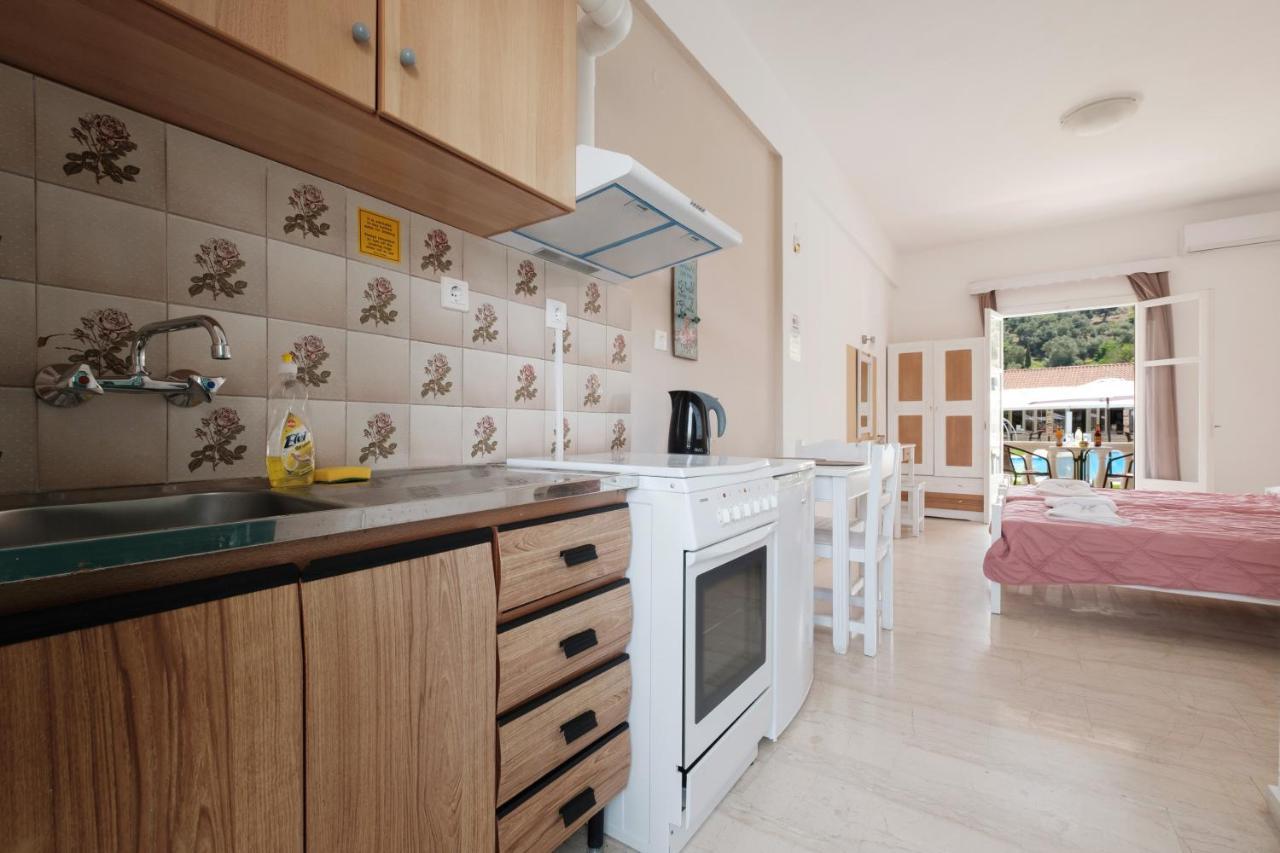 Katsaros Studios & Apartments Сідарі Екстер'єр фото